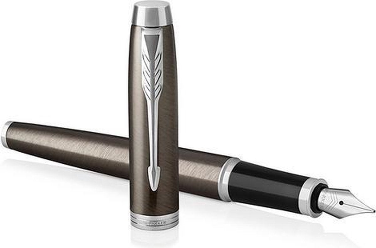 Parker im fyldepen | mørk espresso | fin spids med blå blæk refill | gaveemballage