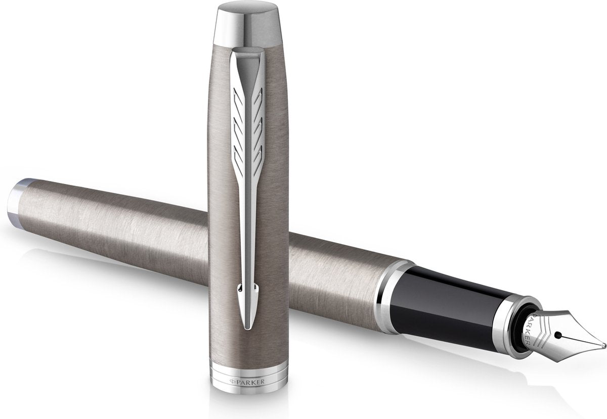 Parker im fyldepen | rustfrit stål med kromfinish | medium punkt med blå blækpatron | gaveemballage