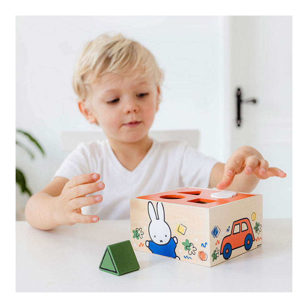 Bambolino Miffy sorteringsmaskine i træform. 3+