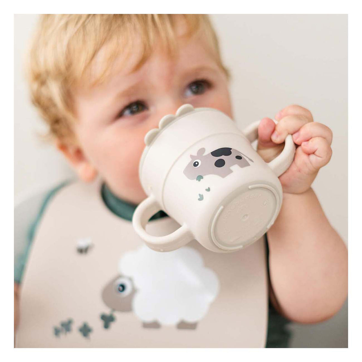 Udført af hjorte sippy kop lille gård beige, 215ml