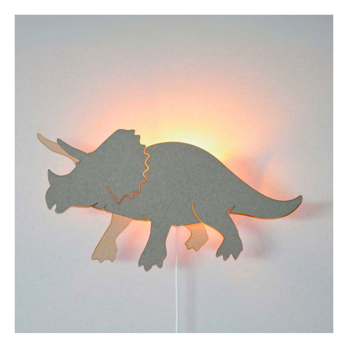 Fra Tjalle og Jasper - dino væglampe triceratops - træ