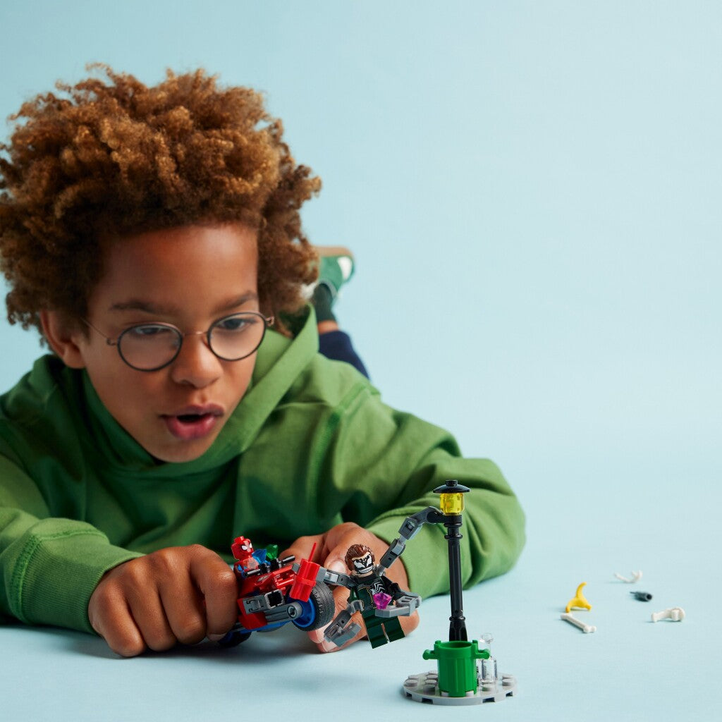 LEGO LEGO Super Heroes 76275 Motorcykel Pursuit: Spider-Man vs. Doc Ock