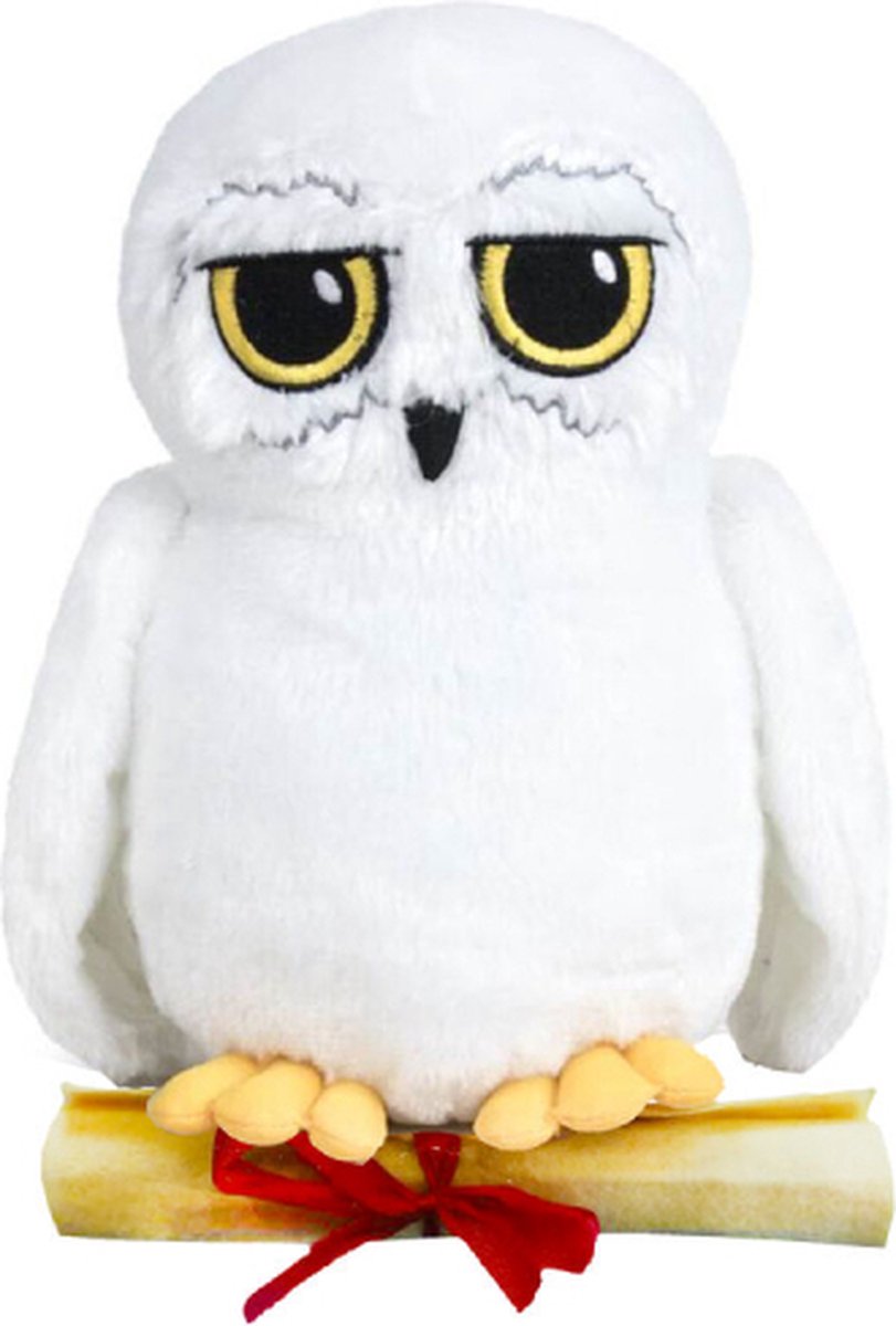 Harry potter hedwig med bogstav - plys krammetøj 20 cm {warner bros disney plys legetøj | legetøj magisk tøjdukke tøjdyr til børn drenge piger | ron weasley, hermione granger, voldemort, hagrid, snape, dumbledore, dobby - hvid ugle }