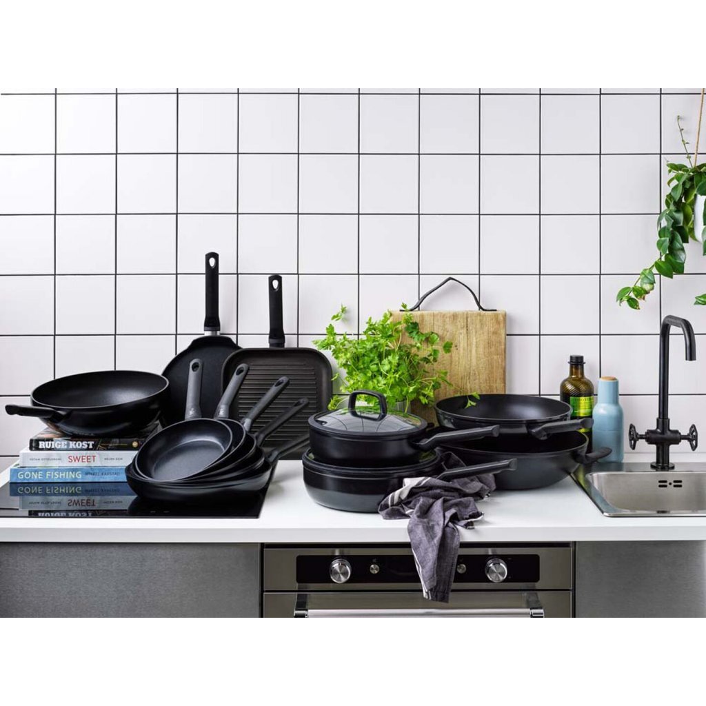 Bk easy induktionsgryde 20cm - pfas-fri non-stick belægning - induktionsstegepande - keramisk pande - ovnsikker op til 160°c - kolde håndtag - sort