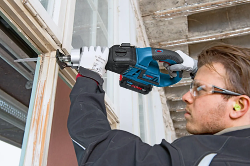 Bosch blå bosch gsa 18 v-32 18v li-ion batteri frem- og tilbagegående savkrop - variabel