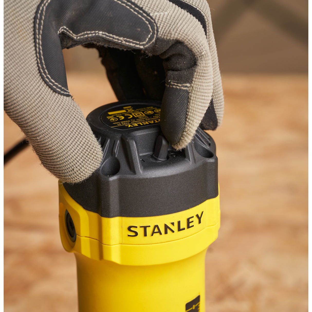 Stanley 550w kantfræser (gul sort)