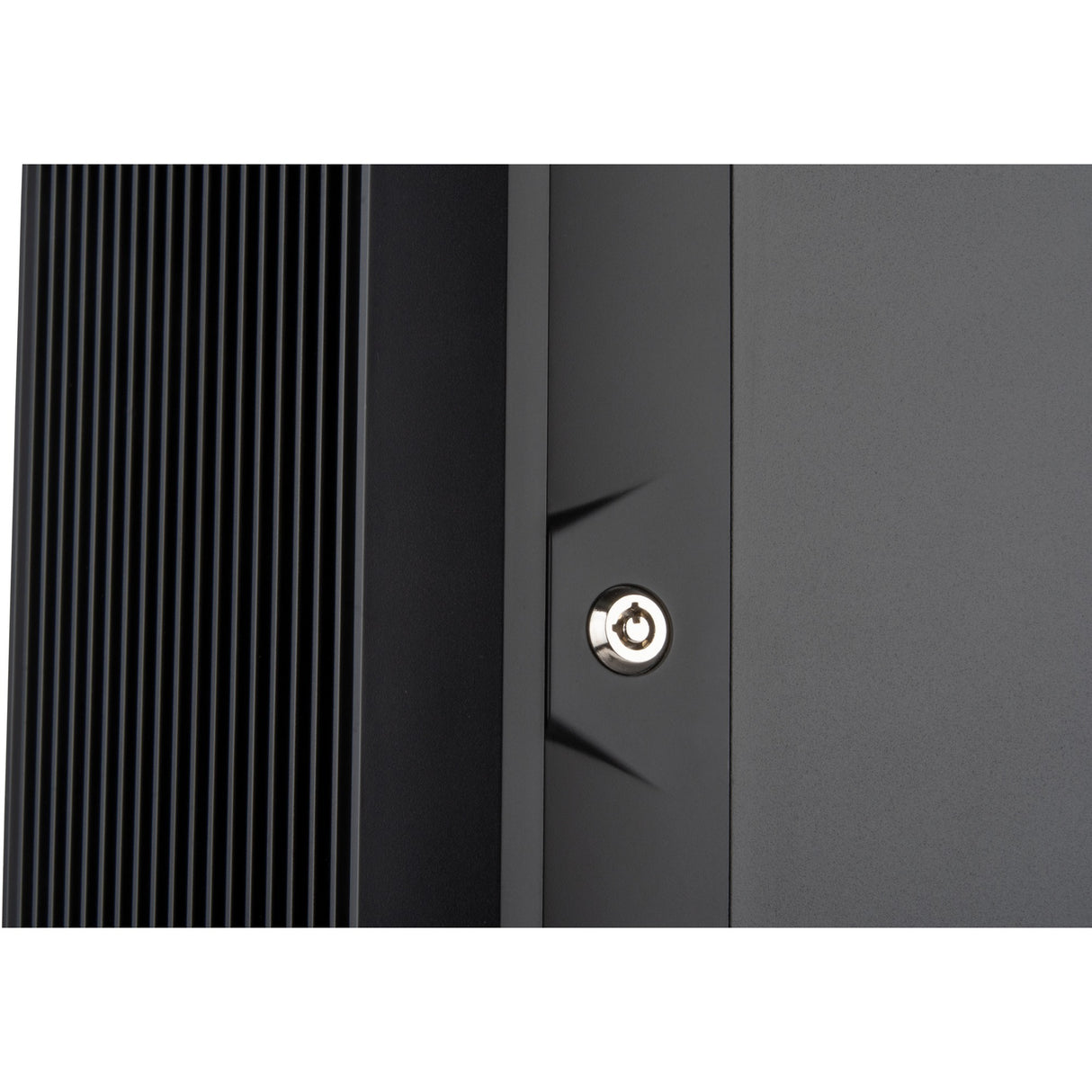 Silverstone CS382 mini tårnhus (sort | 2x USB-A | 1x USB-C)