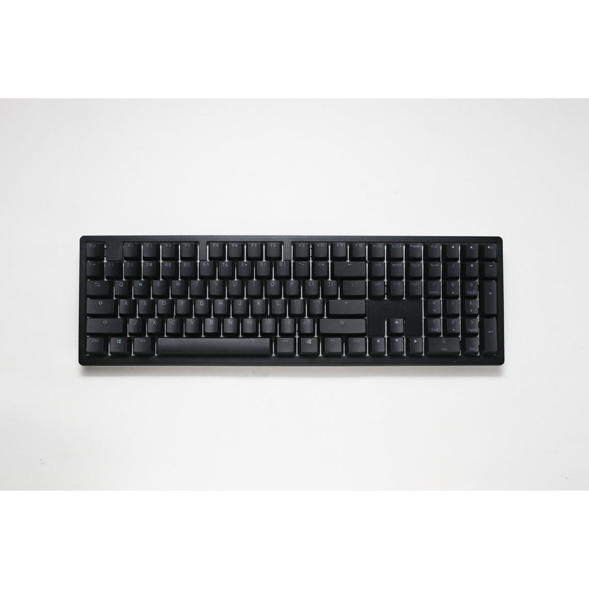 Ducky zero 6108 klassisk sort rgb mekanisk gaming-tastatur (sort, us-layout (qwerty), cherry mx2a speed silver, 100%, rgb-lysdioder, double-shot pbt, hot swap, 2,4ghz | bluetooth | usb-c)