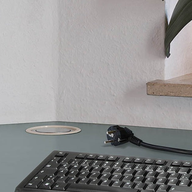 Brennerstuhl Tower Power USB opladerstik 3-vejs med dobbelt USB ladeindgang 2m H05VV-F 3G1.5 fuldt forsænket i bordpladen