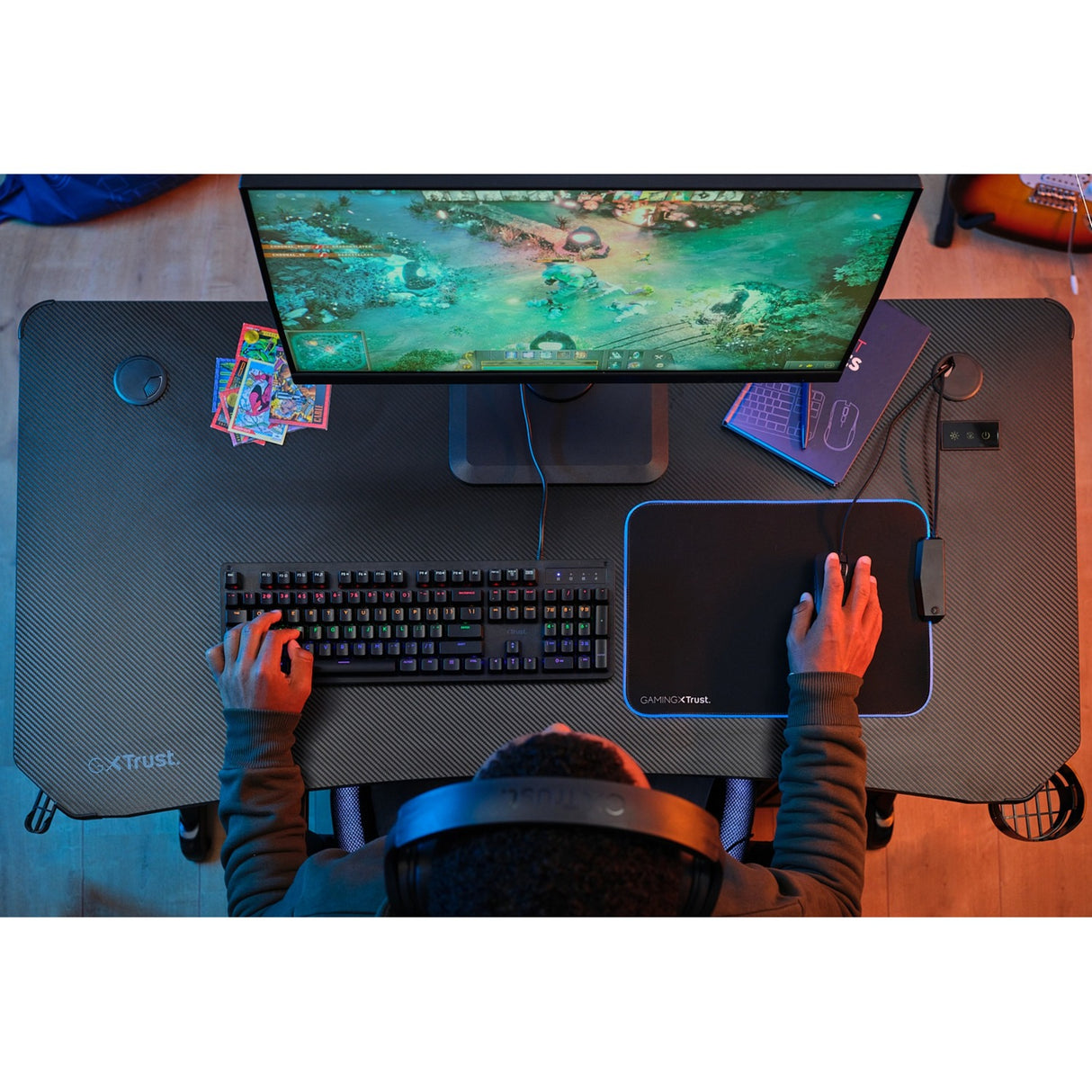 Trust GXT 709 Luminus RGB Gaming Desk Gaming Desk (sort)