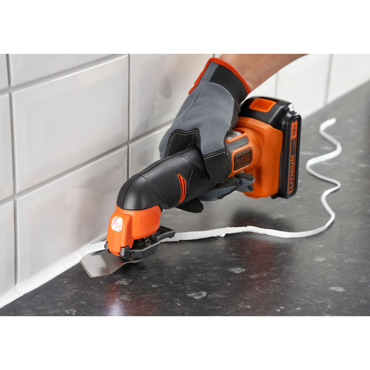 Black+decker 18v skruetrækker + 18v oscillerende multiværktøjsbundt (sort orange)
