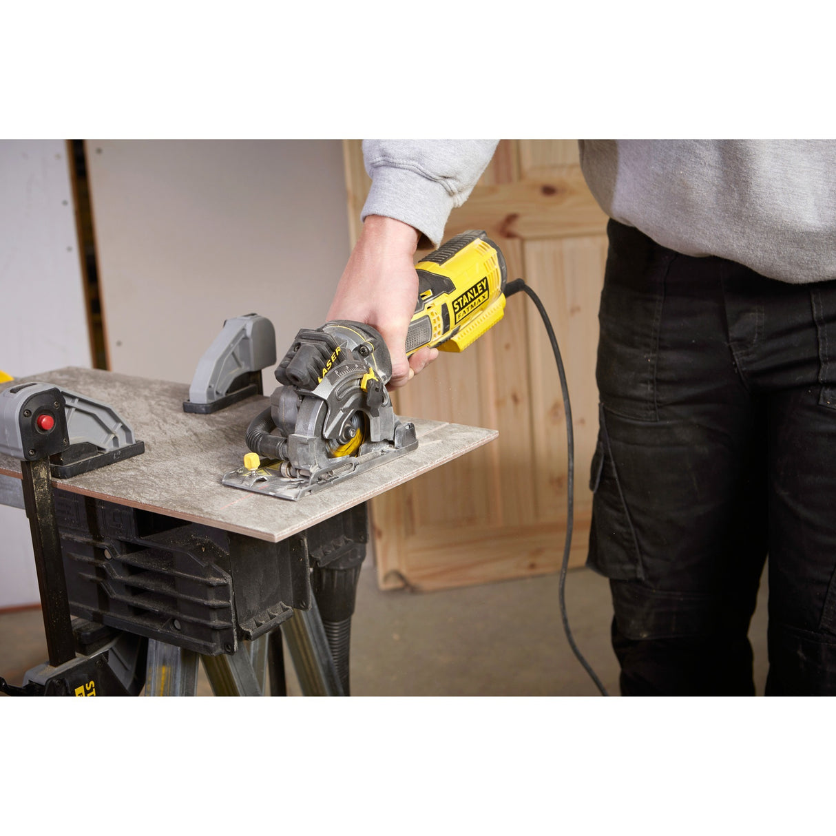 Stanley fatmax 650w multi-materiale sav håndrundsav (gul sort, med etui)