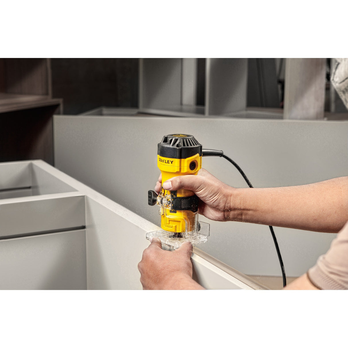 Stanley 550w kantfræser (gul sort)