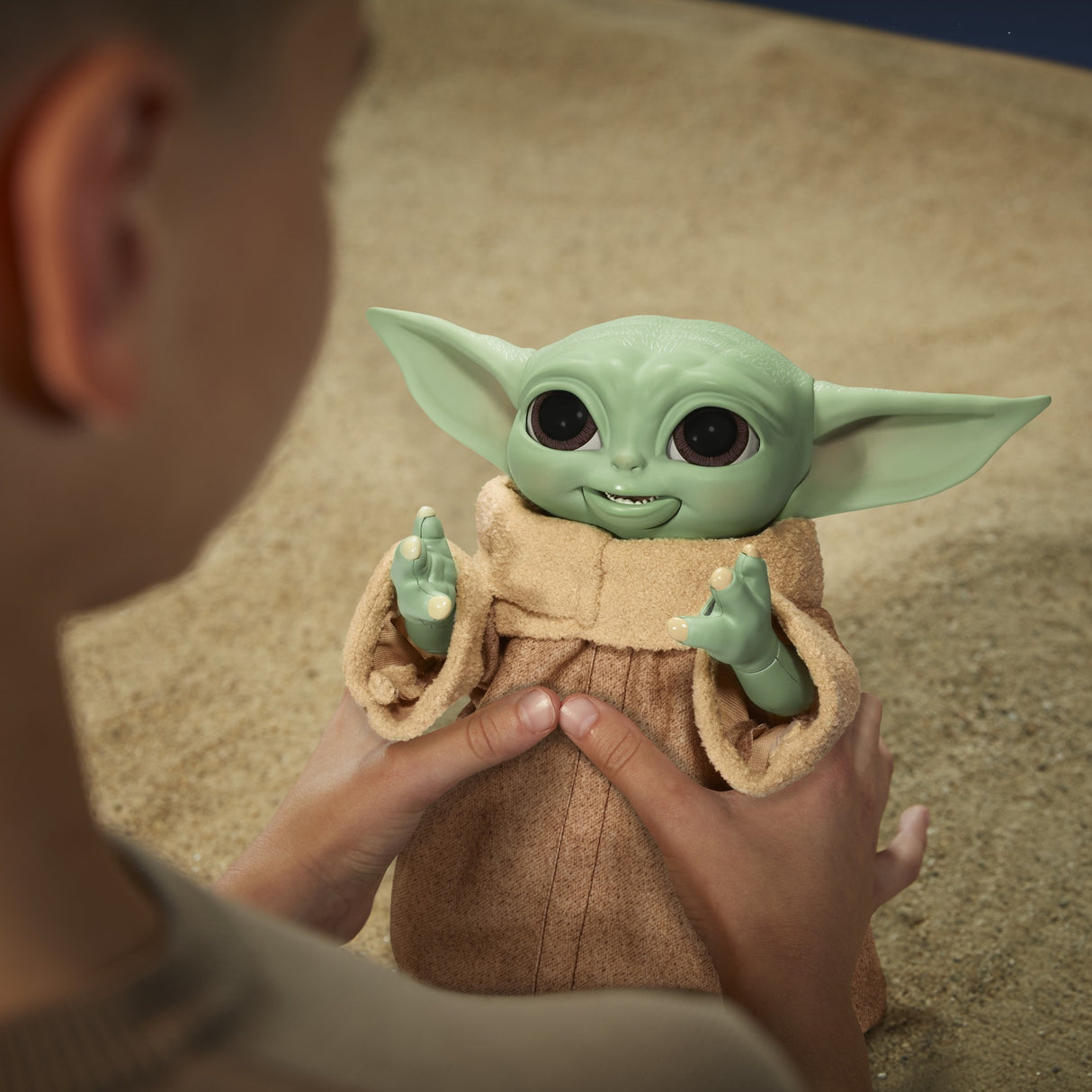 Hasbro star wars - galaktisk snackin' grogu-legende figur