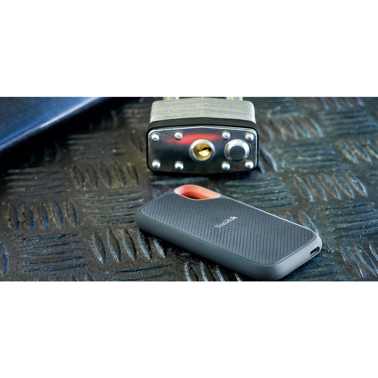 Sandisk extreme portable v2, 2 TB ekstern SSD (sort orange, SDSSDE61-2t00-G25, USB-C)