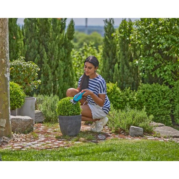 Gardena batteri græssaks classiccut li sæt (turkis sort, inkl. Li-ion batteri 2,5ah, teleskophåndtag)