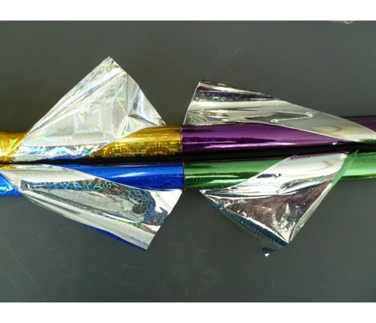 Grafix gaveindpakningspapir folie holografisk rulle 1,5mx70cm assorteret farve