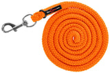 Produktproduktion linje med karabinhage flodhest pe orange