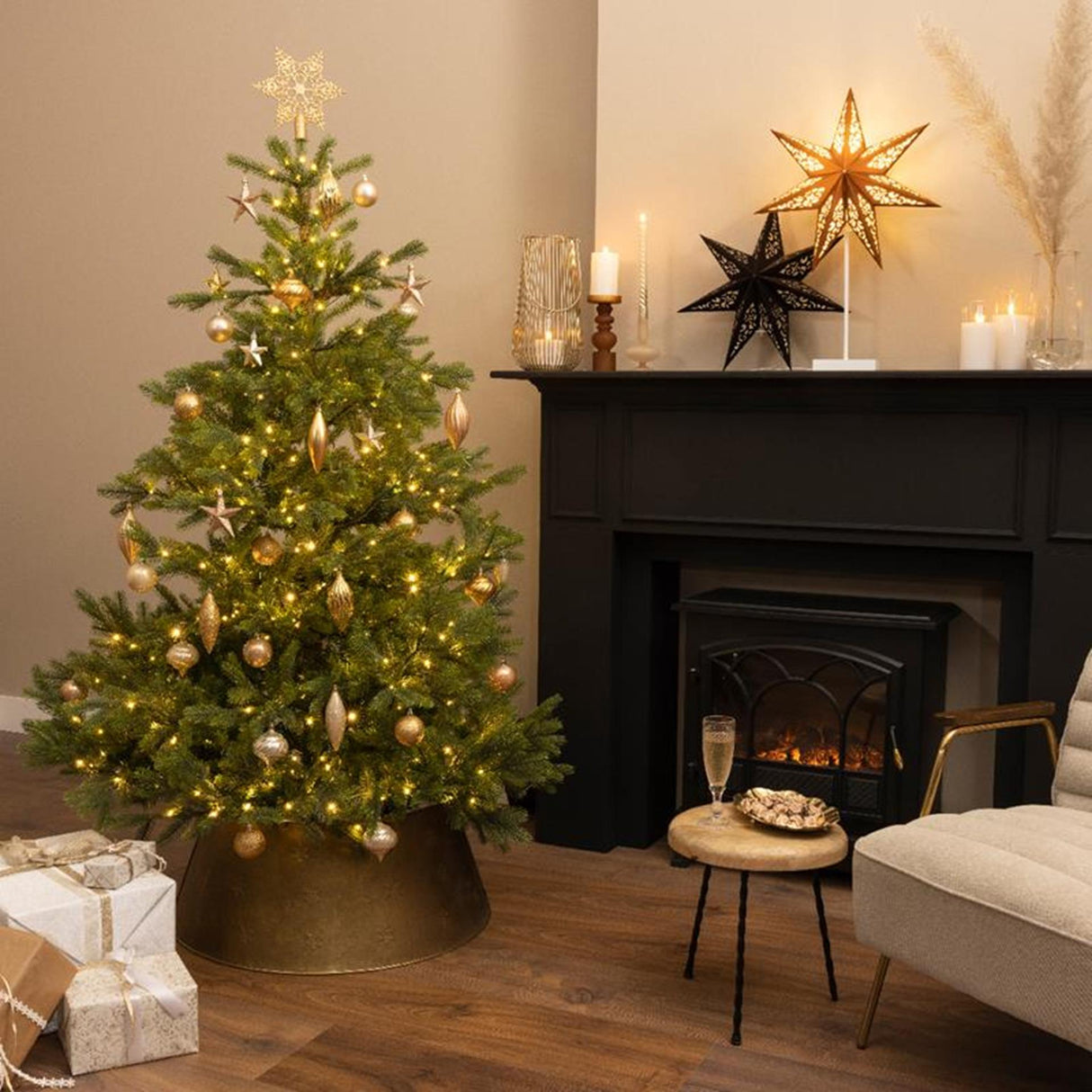 Decoris ubrydelige julekuglesæt 59 assorterede bolde med 1 spids lys guldperle-smørkarmel
