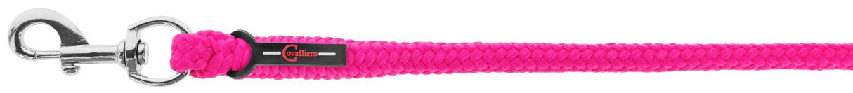 Produkter produktionslinje med karabinhage flodhest pe pink