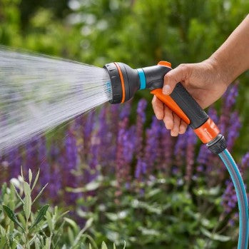 Gardena klassisk multi-spray startsæt inkl. vandstop sprøjtepistol (18373-20 | sprøjte | vandstop | hanestykke | slangetilslutning)