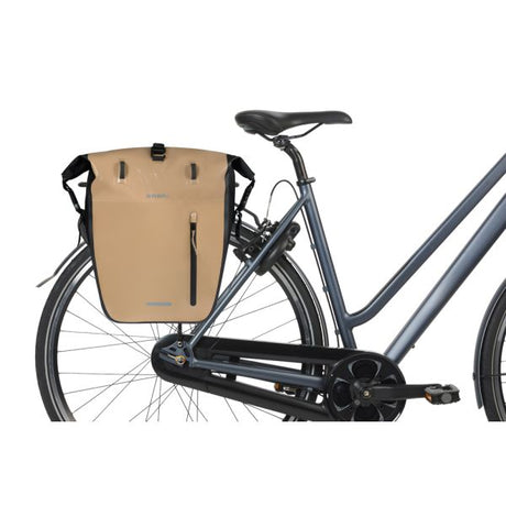 Basil enkelt cykeltaske rivo l presenning mik 25-31l 14 x 28 x 43 cm - sandsort