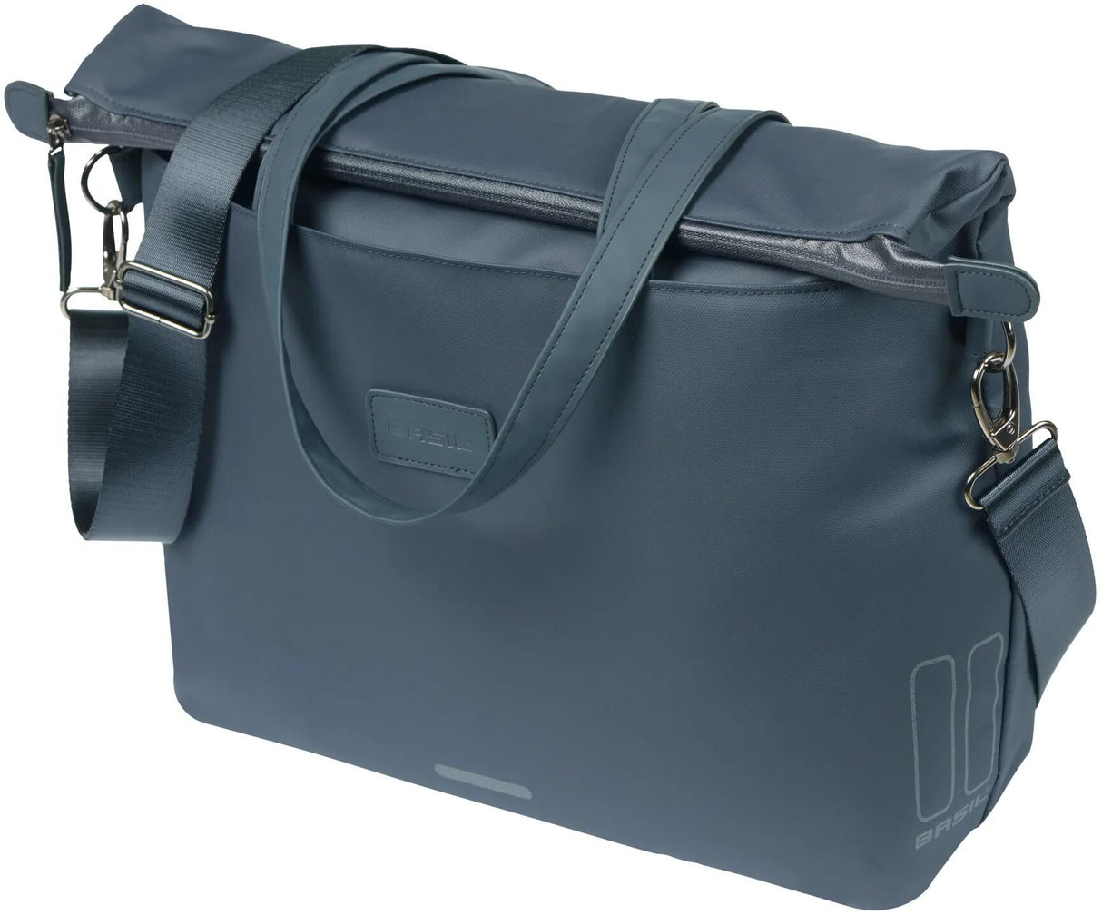 Basil laptop cykeltaske manhattan 12 liter 12 x 38 x 30 cm - marineblå