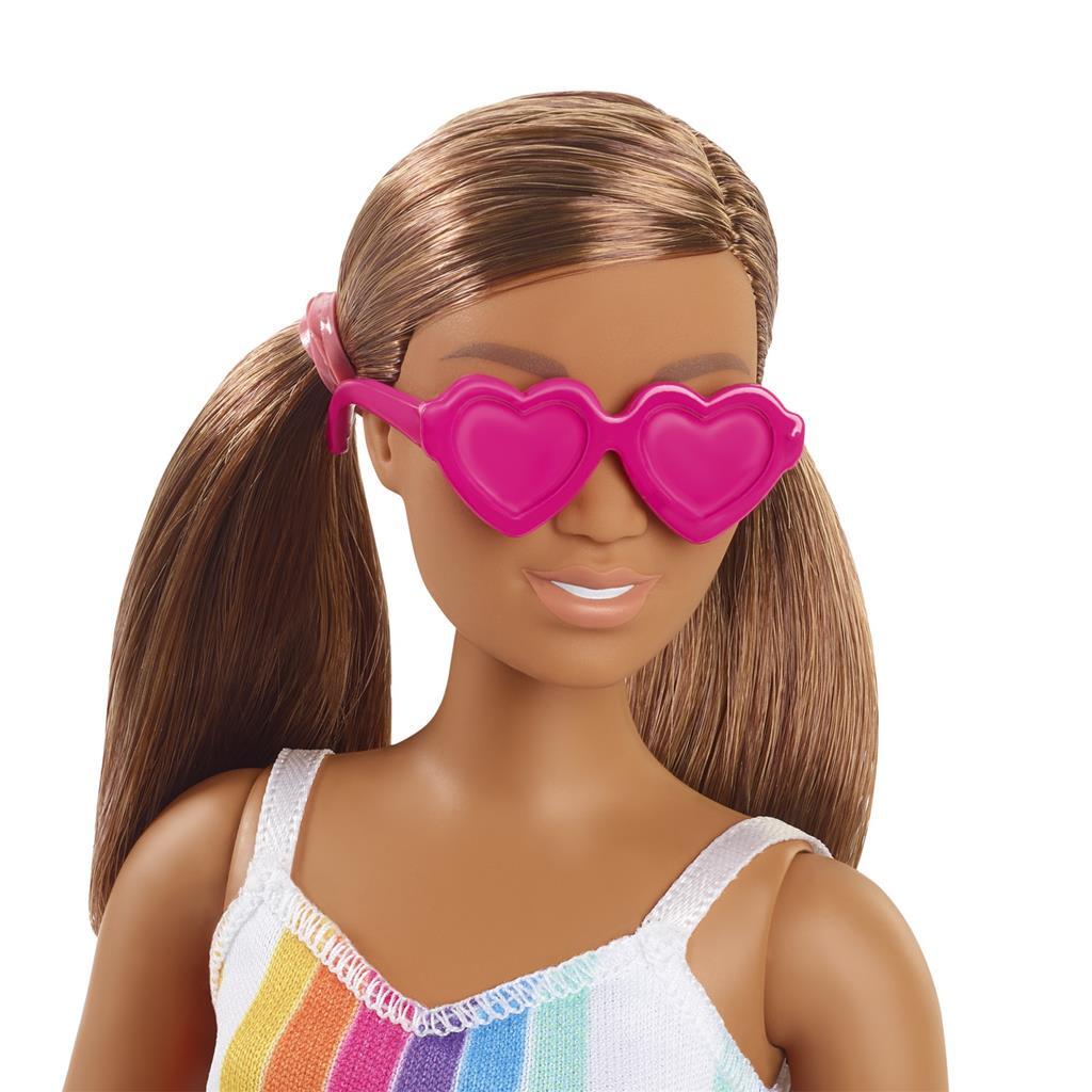 Barbie elsker havdukkens regnbuekjole