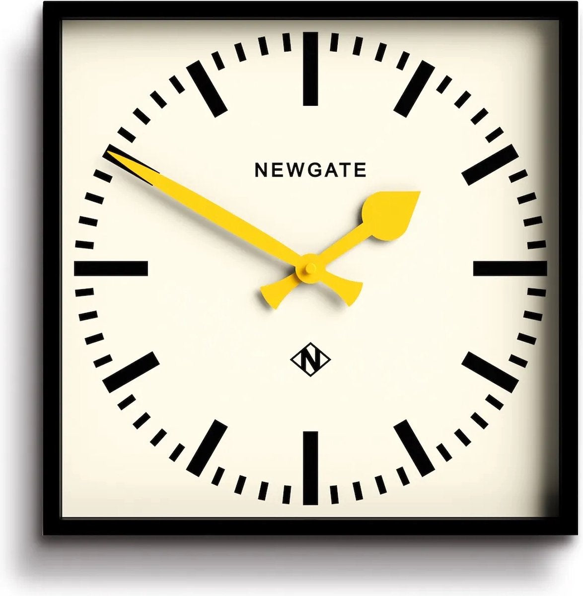 Newgate nummer fem vægur gul 33cm