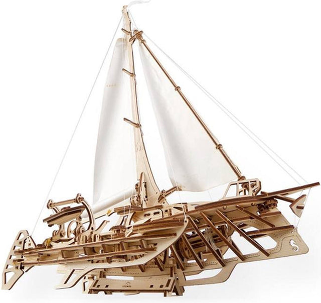 Ugears træ 3D model - trimaran merihobus