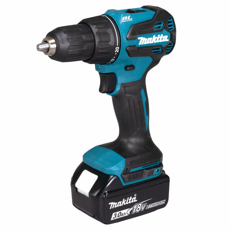 Makita dhp490rfx3 18 volt batteri lxt slagboremaskine med 74-delt bit sæt i etui og 2x 3,0ah li-ion batterier og oplader