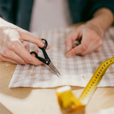 Fiskars kontorsaks - universalsaks - lige snit - 13 cm - sort, rustfrit stål