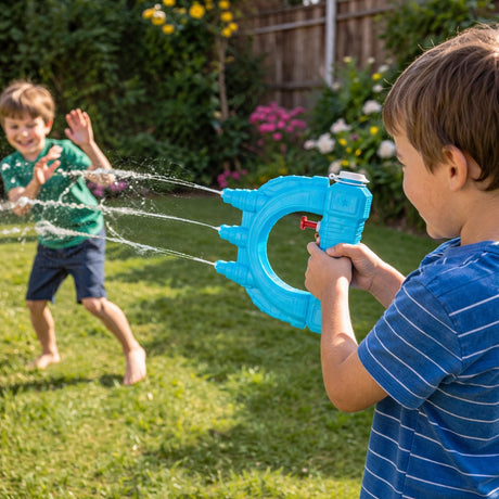 Eddy toys waterpistool 3as - kunststof waterpistool met 3 sproeiers - lichtgroen, rood en blauw - vanaf 3 jaar - 130 x 107 x 40 mm - buitenspeelgoed voor zomerse waterpret