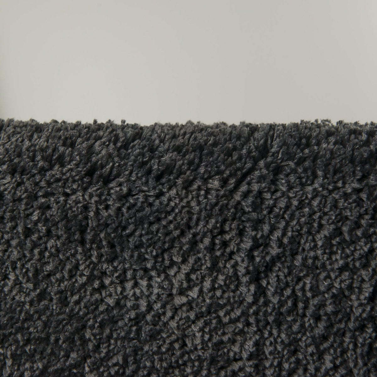 Sælskindsangora - bademåtte 60x60 cm - polyester - mørkegrå
