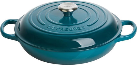 Le Creuset gryde signatur campagnard dyb blågrøn – ø 30 cm 3,5 liter – støbejernspande med låg – mørkeblå emalje – bred form til større tilberedninger – velegnet til induktion, ovn, BBQ med mere