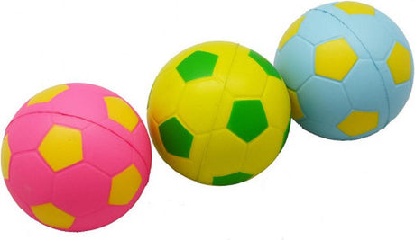 Engelhart mix bolde blødt skum – fodbold print – blå pink gul – 6,3 cm – sæt med 3 i net – bløde skum bolde – mini legebolde – børnevenligt legetøj –