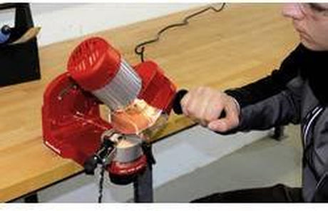 Einhell kædesliber gc-cs 235 e - 235 b - 3.000 t min - ø145x22x3,2 mm - justeringsvinkel 40˚ til venstre og højre - inkl. 1x slibeskive