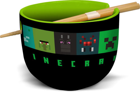 Stor minecraft - figurer står over for ramenskål med spisepinde