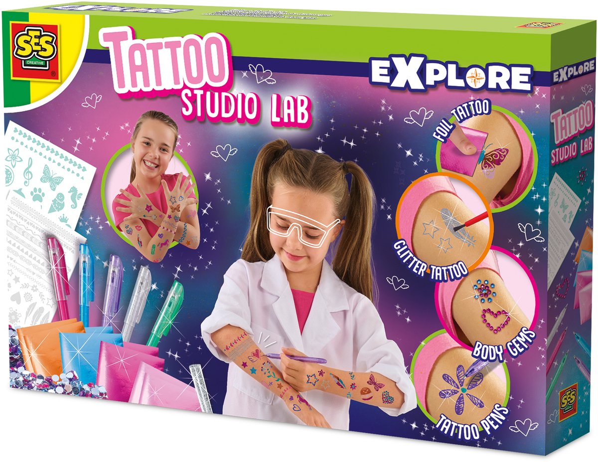 Ses kreative - udforske - tatoveringsstudielab - videnskabslegetøj til børn - lave tatoveringer - glitter tatovering - tatoveringsarmbånd - stemmelegetøj - eksperimentelle kasser -lavet i Holland - fra 5 år