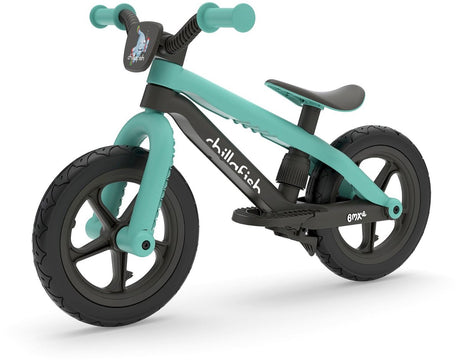 Chillafish balancecykel 2 år med fodstøtte og fodbremse - blågrøn - letvægts balancecykel til drenge og piger op til 5 år med justerbar sadel og 12 gummiskinddæk for ekstra greb indvendigt og udvendigt - model bmxie 2