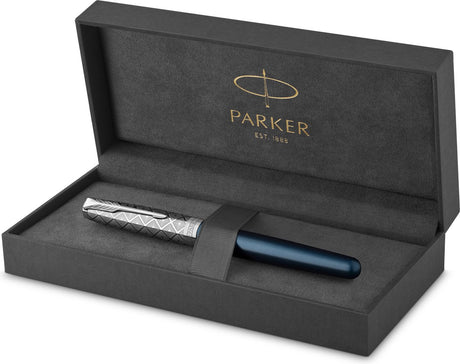 Parker sonnet fyldepen | rustfrit stål og blå lak | fin spids med sort blæk refill | gaveæske