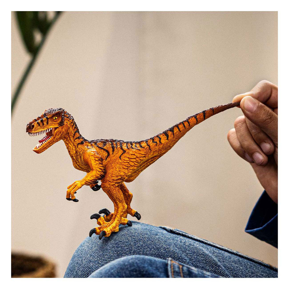 Schleich dinosaur velociraptor 15045
