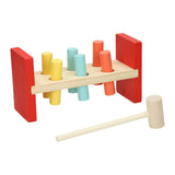 Houten hamerbank met hamer