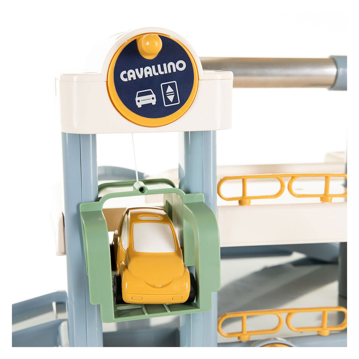 Cavallino luksusgarage med biler i pastelfarver