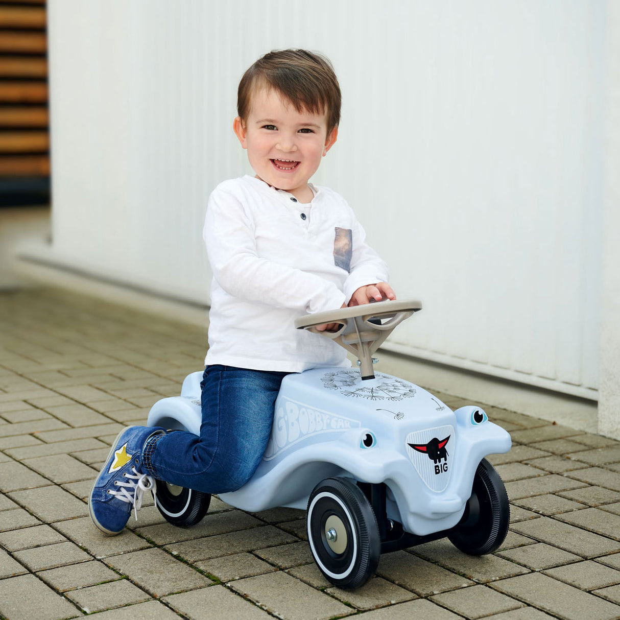 Big Bobby Car Classic Blowball Walking Car