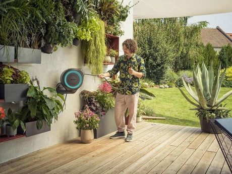 Gardena vægslangeboks 15 roll-up automatisk slangetromle s 15 meter