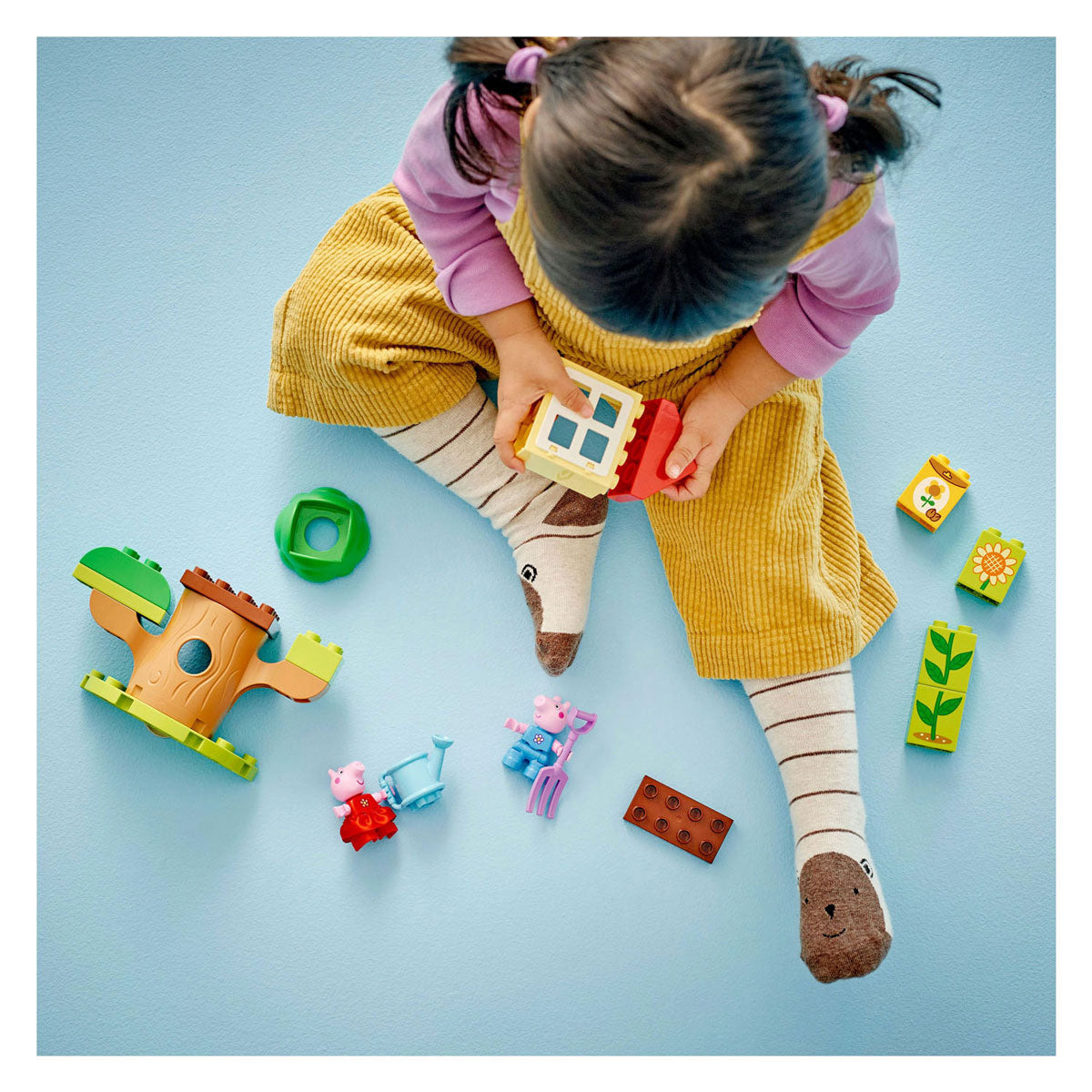 Lego Duplo - Peppa Pig Garden and Tree House Construction Legetøj (10431)