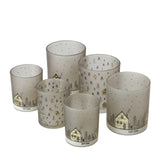 Boltze home fyrfadsstager i glas homewood sæt af 2 stykker med et billede af huse - h8,5cm dia 7cm og h10cm dia 9cm