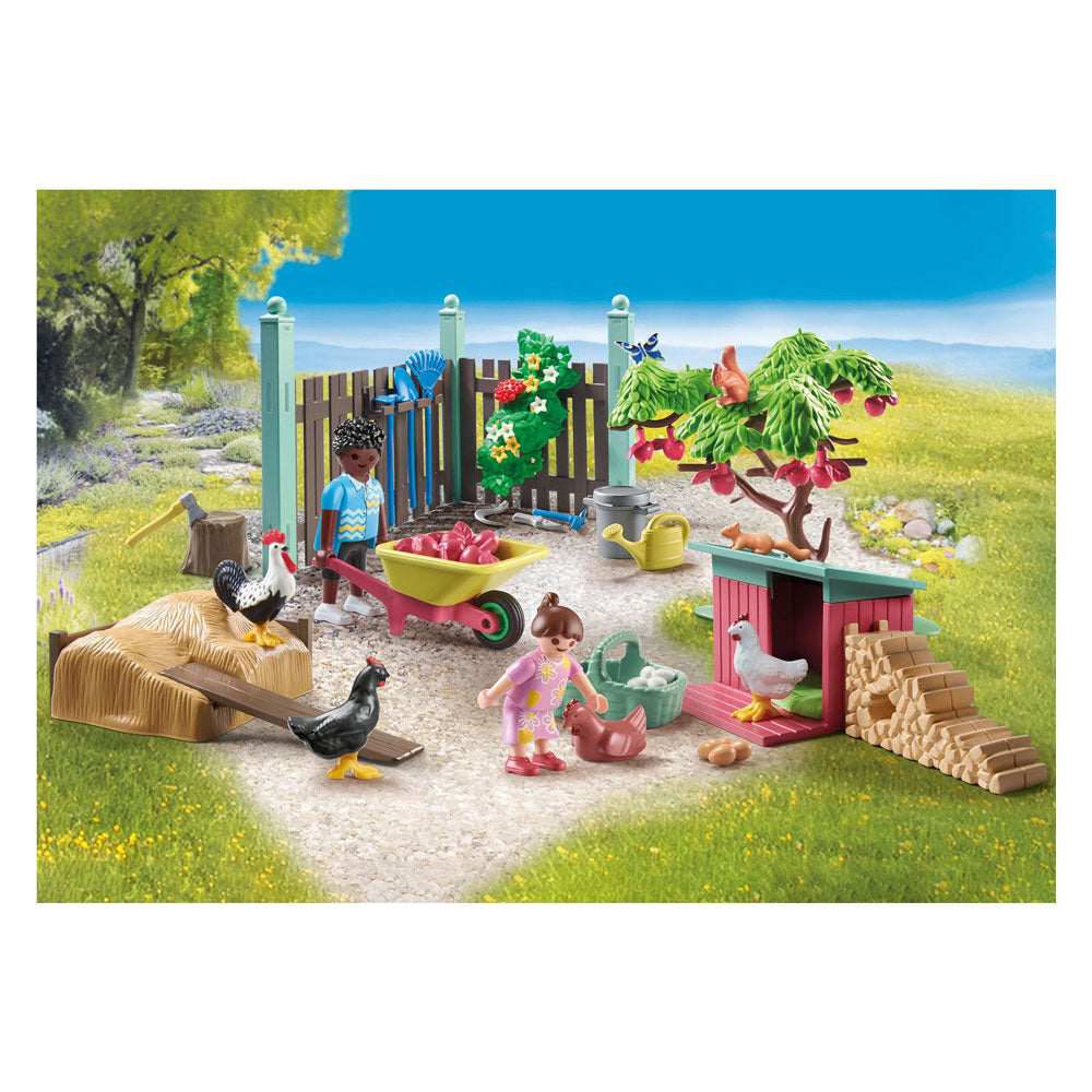 Playmobil MyLife Small Chicken Farm i haven af den