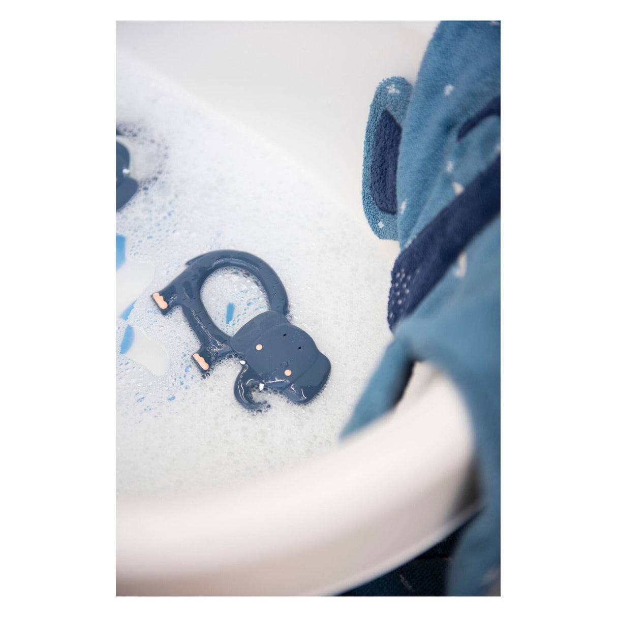 Trixie Natural Rubber Grab Toy - MRS. elefant